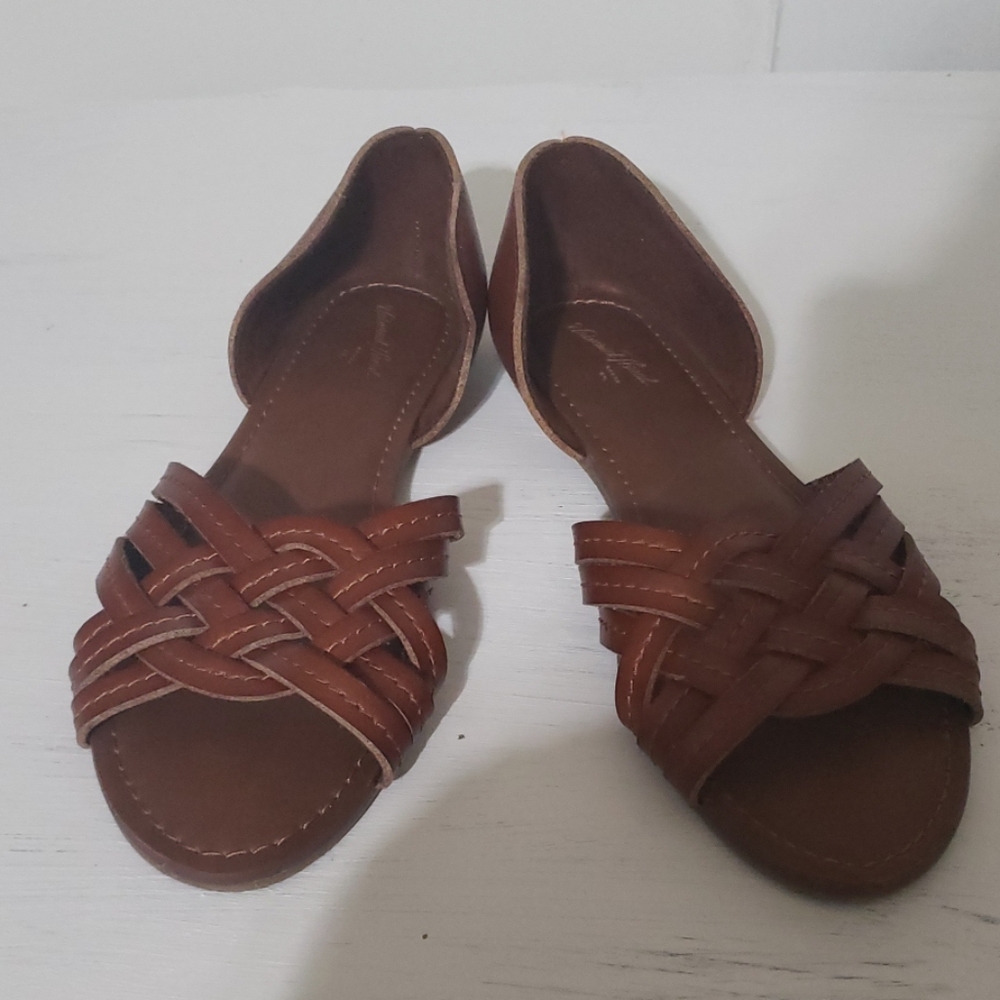 Sandles